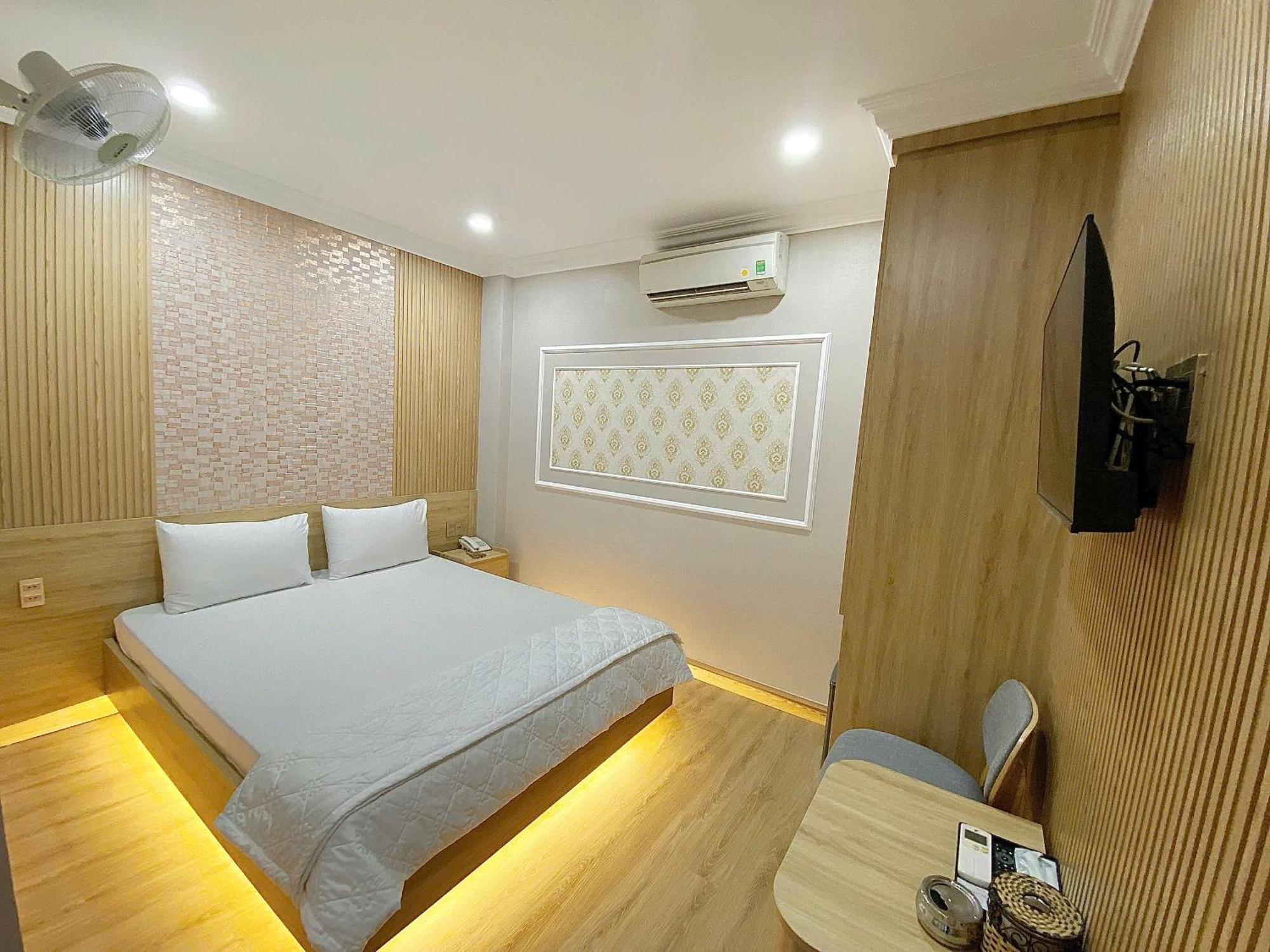 Thanh Binh Premium Hotel Bandar Ho Chi Minh Luaran gambar